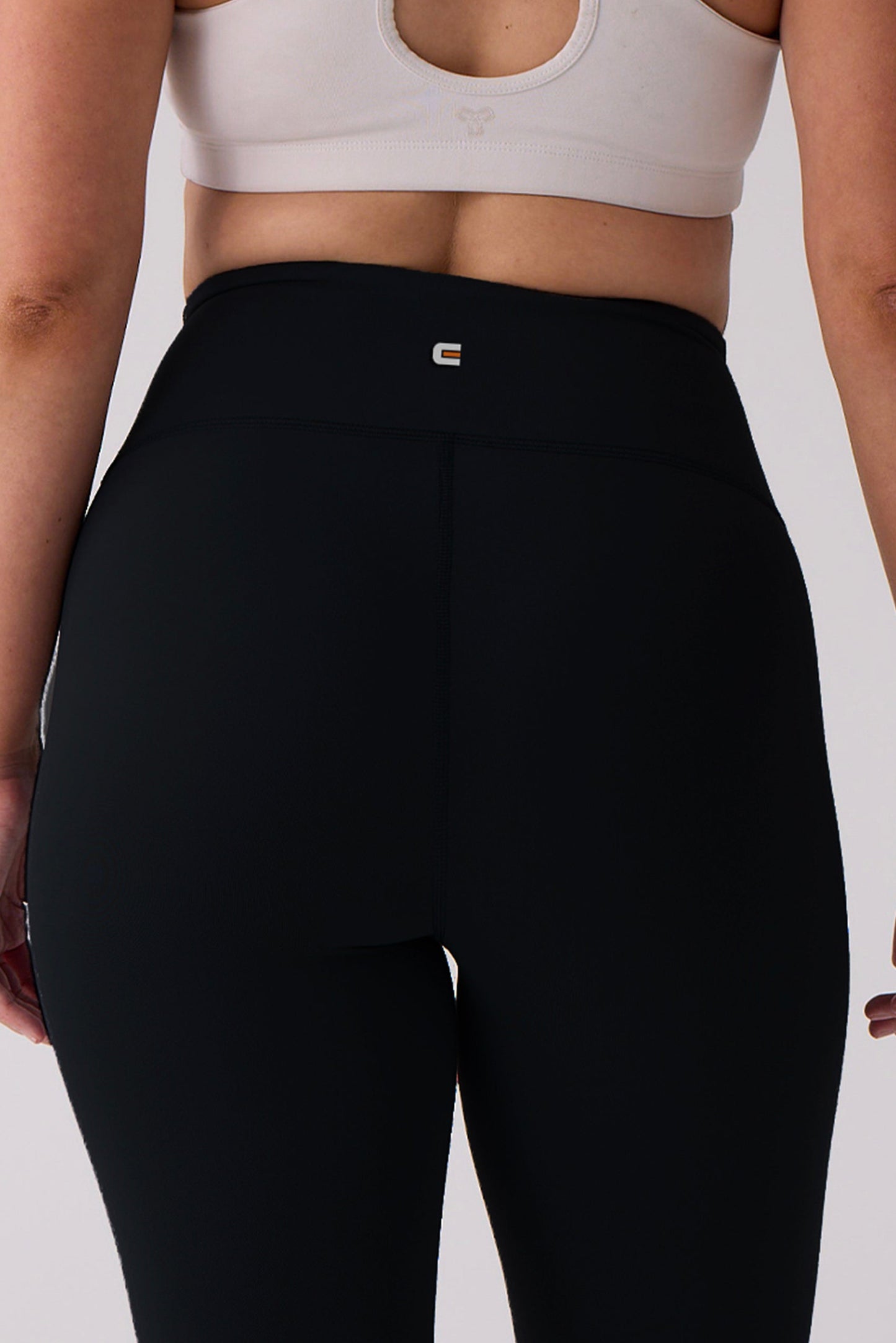 Essentials 7/8 Pocket Leggings